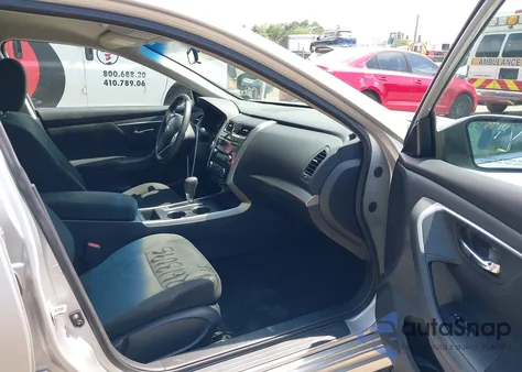 2015 Nissan Altima 2.5 S z USA, uszkodzony, nr VIN 1N4AL3AP6FN326895